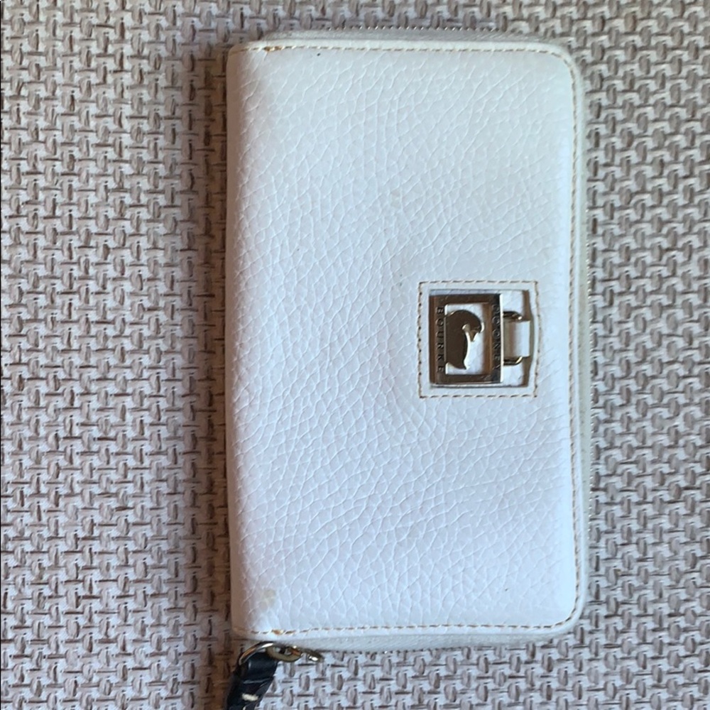 Dooney and bourke wallet